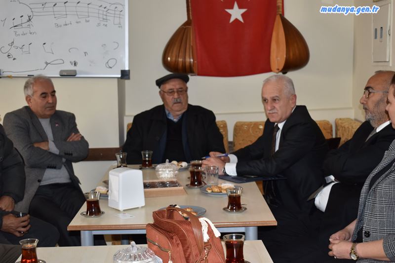 Milliyetçi Hareket Partisi (MHP) Mudanya İlçe Teşkilatı adına Belediye Meclis Üyesi ve Grup Sözcüsü Bülent Erden ile MHP Mudanya Kadın Kolları Başkanı İlknur Bakar Alevi Kültür Derneği’ni ziyaret etti. Cemevi konusunda görüş alışverişinde bulunan Erden, konunun takipcisi olacağını söyledi.