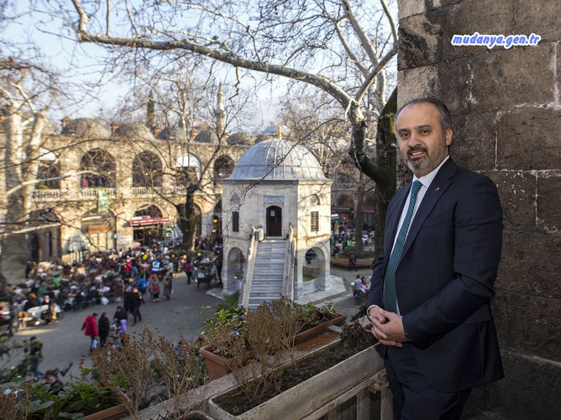 ursa Büyükşehir Belediye Başkanı Alinur Aktaş, yok olmaya yüz tutmuş eserlerin restore edilerek, ayağa kaldırılması kadar, bu eserlerin aslına uygun olarak geleceğe taşınmasının da büyük önem taşıdığını söyledi.