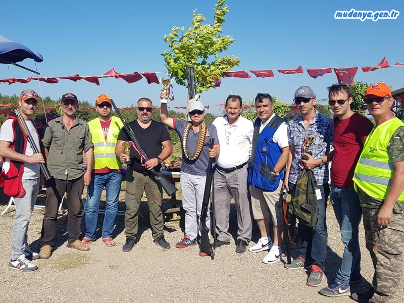 Bursa Büyükşehir Belediyesi ve Mudanya Belediyesinin  destekleriyle AVCI BAYRAMI atışları Mudanya Merkez Avcılık ve Atıcılık Derneği Başkanlığı Organizasyonuyla  yaklaşık 500 avcının ve atıcının katılımı ile yapıldı.