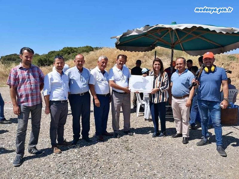 turnuvanın açılış törenine  İlçe Jandarma Komutanı Binbaşı sayın Samet Ali Kılıçoğlu,Ak parti ilçe Başkanı sayın İnci Söğütlü hanımefendi  Mhp ilçe başkanı sayın Engin Demirci Orhaneli Gümüşpınar Avcılar klüb başkanı sayın İlyas çetin MustafaKemalpaşa Tatkavaklı avcılar klüb başkanı sayın Samet Garip Demirtaş Avcılar klüb başkanı sayın Sami Belgi ismetiye Avcılar klüb başkanı sayın Serkan aydemir  Yusufoğlu Av Malzemeleri Bozkurt Av Market sahibi sayın Ismail Bozkurt Kuranoğlu av Malzemleri ve Avcılığa Atıcılığa değer veren  atış severler katıldı.