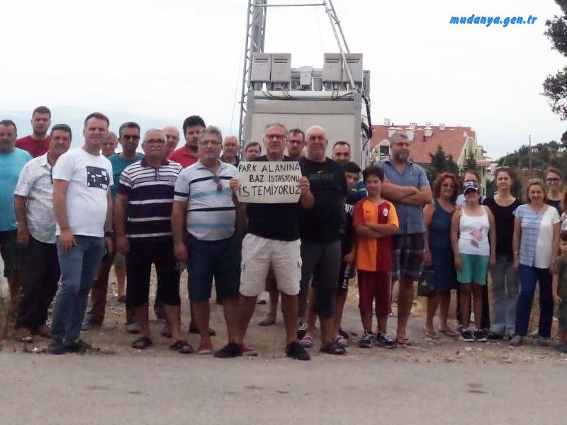 Halitpaşa Mahallesinde Park Alanına Yapılan Baz İstasyonları Tepkisi Büyüyor