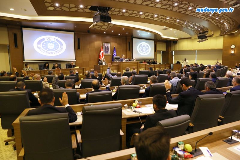 Bursa’da 29 Ekim Cumhuriyet Bayramı’nda ulaşımın 1 kuruş olmasına ilişkin karar, Büyükşehir Belediye Meclisi’nde ‘oybirliğiyle’ alındı.