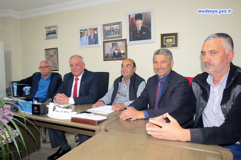 Mudanya Esnaf Kredi ve Kefalet Kooperatif Yönetim Kurulu Başkanı Emir Ali Usta, TürkiyeHalk Bankasının esnaf teşkilatları aracılığıyla verdiği kredileri faiz oranlarıyla ilgili açıklama yaptı.