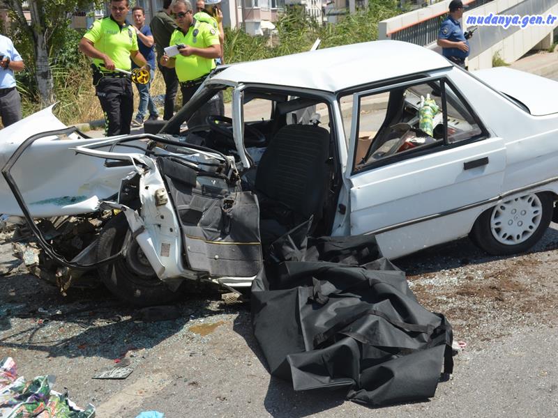Mudanya'da Feci Kaza.Duran Otobüse Çarptı Hayatını Kaybetti.