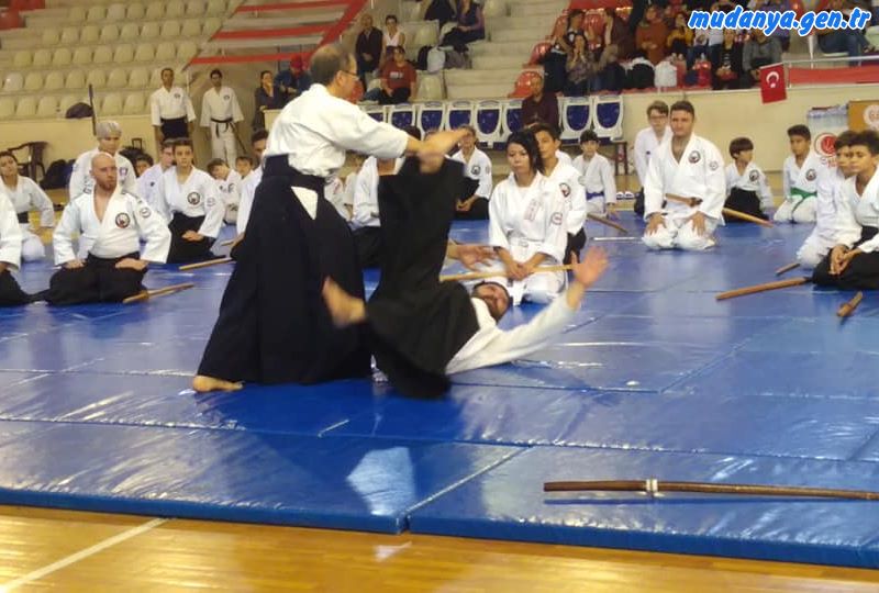 JAPON EĞİTMEN HİROTAKA TAKEBAYASHİ MUDANYA'DA AİKİDO SEMİNERİ VERDİ