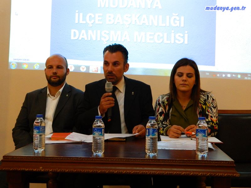 Adalet ve Kalkınma Partisi Mudanya İlçe Danışma Meclisi Toplantısı Hasanbey Kültür ve Sanat Merkezi'nde yapıldı. Saat 14.30'da başlayan toplantıya Milletvekili Osman Mesten, İlçe Koordinatörleri Hatice Celap, Salih Bahadır, Mahalle Başkanları, İlçe Başkanı İnci Söğütlü, İl Başkan Yardımcısı Tuncay Kiraz, Bursa Büyükşehir Belediye Başkan Vekili Halide Serpil Şahin, Ak Parti İlçe Yönetimi ve meclis üyeleri katıldılar.