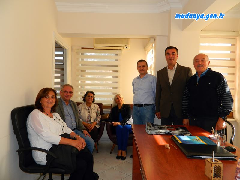 İYİ Parti İlçe Başkanı Nuran Piliçer ve Partililerden Radyo Poyraz ve mudanya.gen.tr'ye Ziyaret