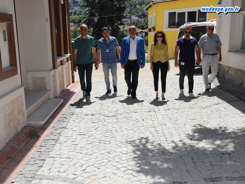Kumyaka sokaklarına kesme taş