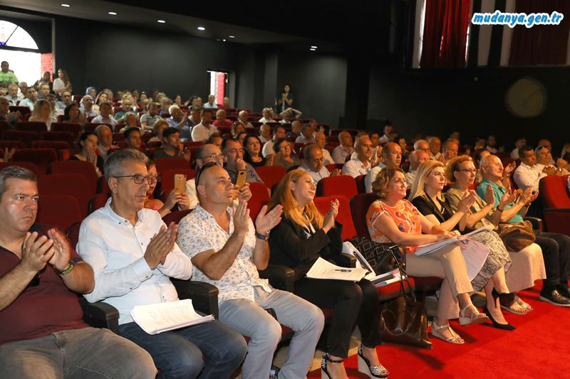 Mudanya Belediye Başkanı Hayri Türkyılmaz ile Mudanya Kent Konseyi mevcut yönetimi arasındaki anlaşmazlık Türkiyede ilk defa aynı oluşum için iki ayrı genel kurul yapılmasıyla neticelendi. 