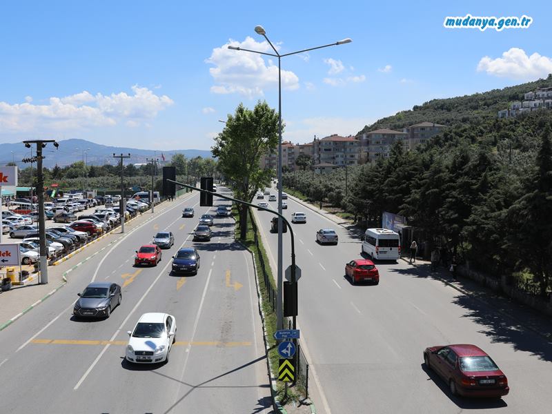 Mudanya Belediyesi " Sosyete Pazarı Perşembeye Alındı Trafik Rahatladı. "