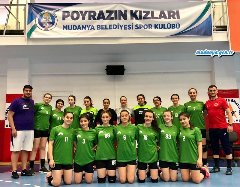 Poyrazın Kızları; 15 - 19 Mayıs tarihlerinde Antalya’da düzenlenen Küçük Kadınlar Türkiye Şampiyonası’ndan Türkiye 3.’sü olarak ayrıldı.