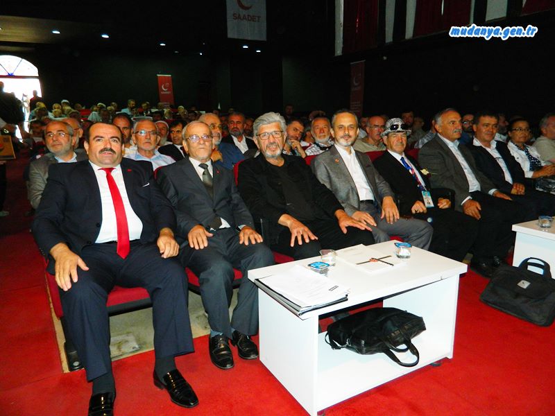 Saadet Partisi Mudanya İlçe Teşkilatı 7. Olağan Kongresini Uğur Mumcu Kültür Merkezinde gerçekleştirdi. Tek listeli seçimli kongrede mevcut ilçe başkanı Saim Sakin güven tazeledi. 64 üyenin katılım sağladığı genel kuru saat 14:35'te İstiklal Marşımızın okunması ile başladı. Divan Başkanlığına Ali Osman Karahan getirildi.