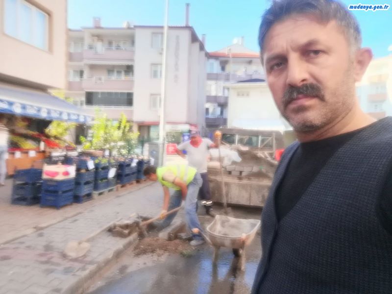 Mudanya Şükrü Çavuş Mahallesine Muhtar Şeref ŞAŞ Çekidüzen Veriyor.