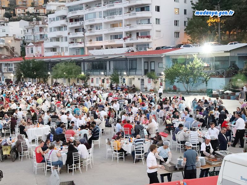 Mudanya belediyesi şehit yakınları ve gazilere iftar verdi