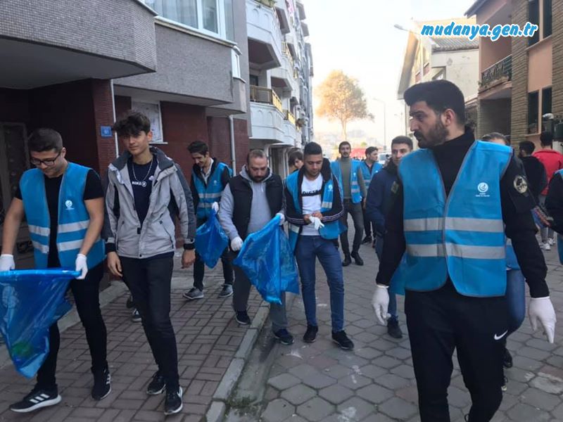 Buğra Demez Başkanlığında ki Mudanya Ülkü Ocağı Çevre Temizliği