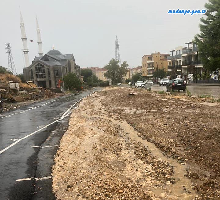 Yeşildere ve Çırna sokakta kurulan pazar kış şartlarında Mudanyalıları zorlayacak