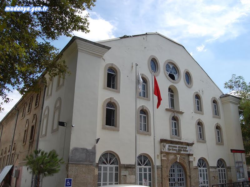 Uğur Mumcu Kültür Merkezi (Eski Mudanya Ortodoks Kilisesi )